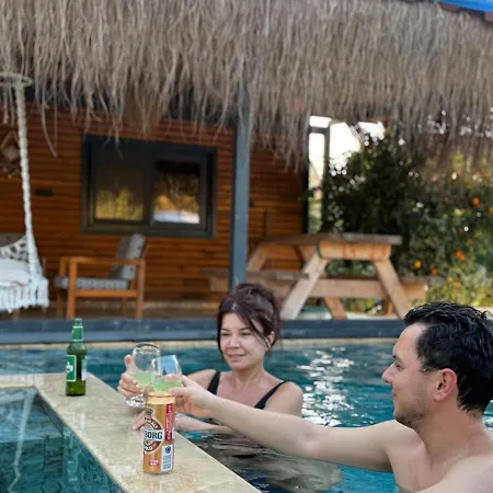 With Hot Pool In * 말마리스